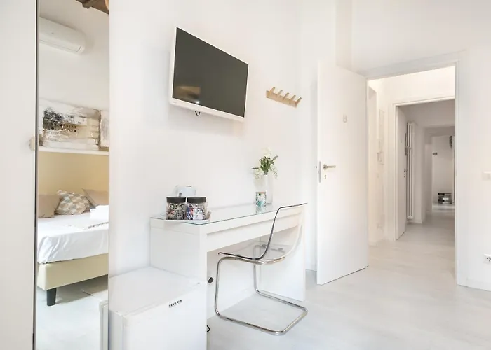 Pensjonat White Ostilia 4*
